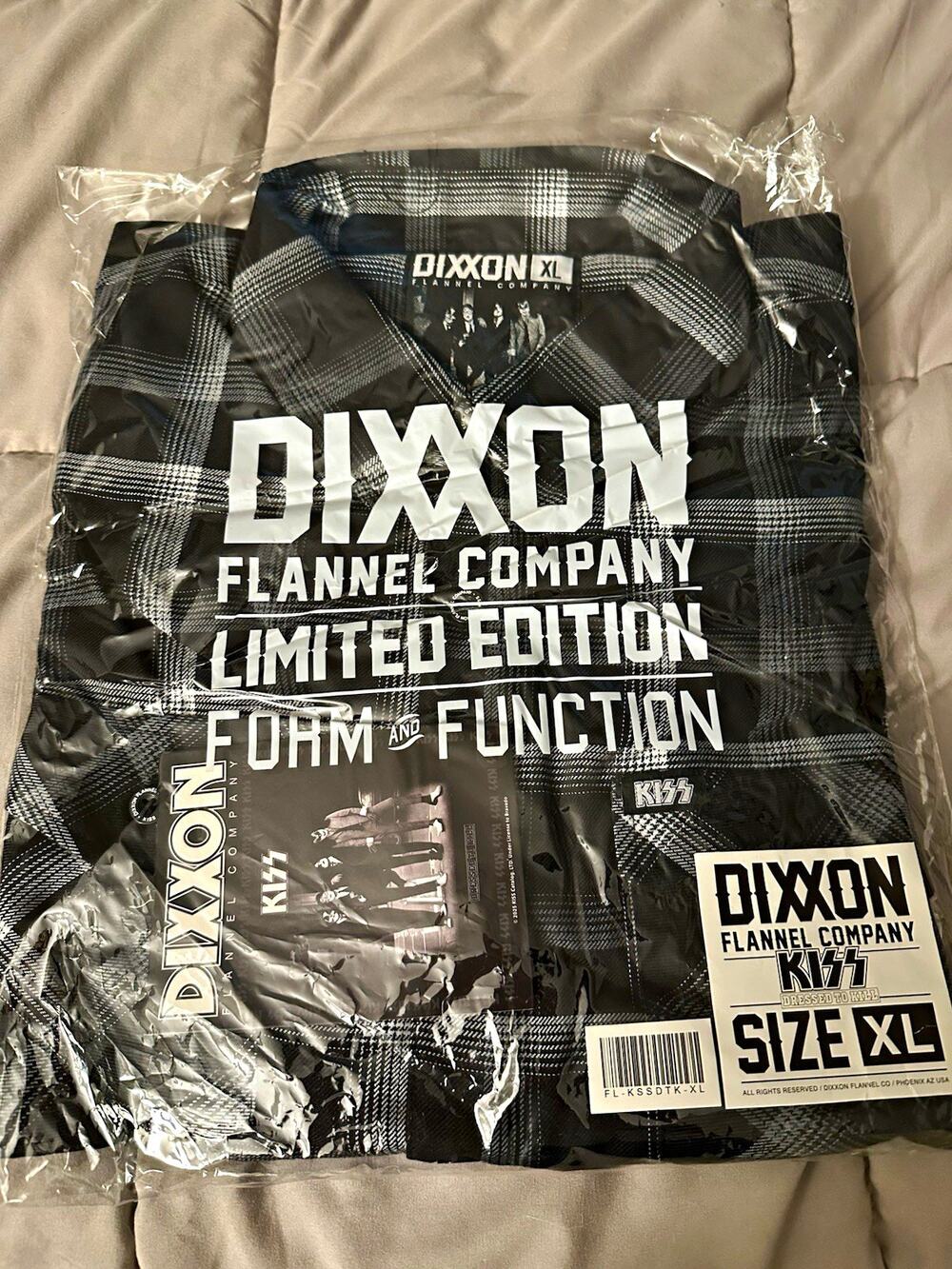 NWT- XL Dixxon Flannel x KISS Dressed to Kill Men’s Plaid Flannel XL
